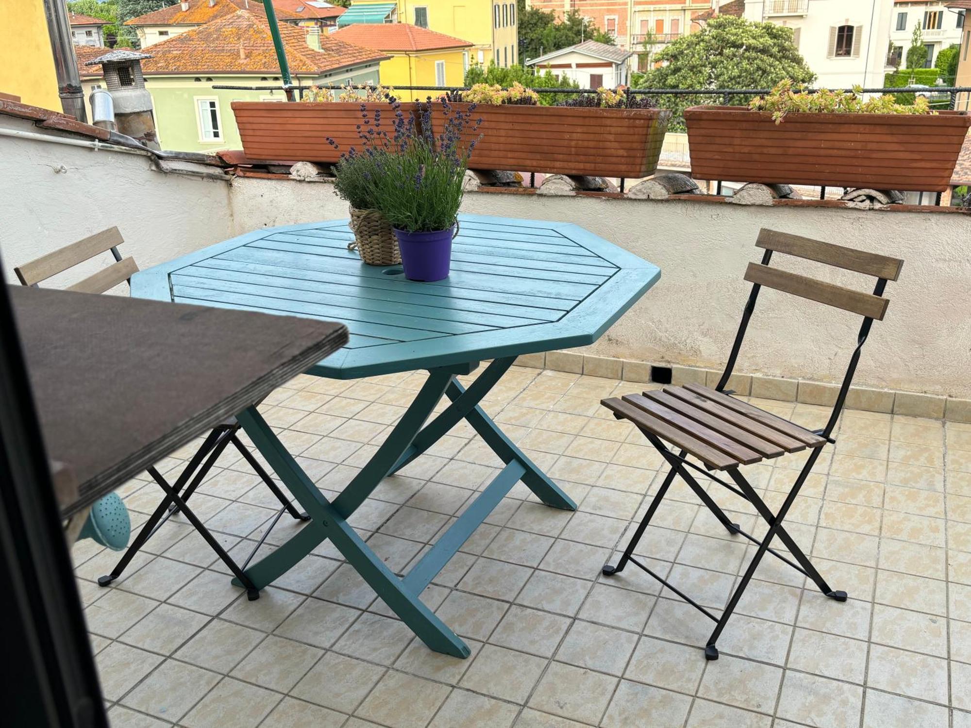 Lovely Apartment Лука Екстериор снимка